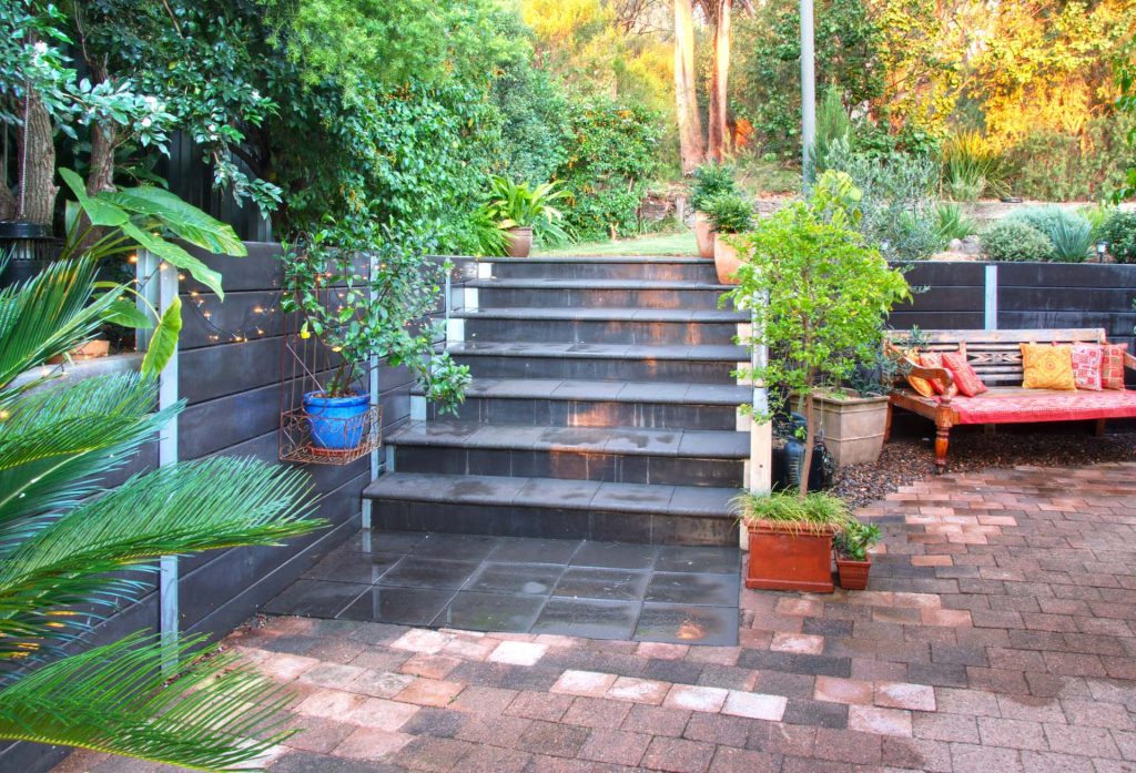 Retaining wall and outdoor paved stairs