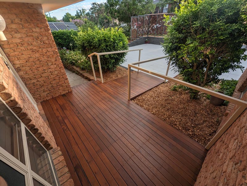 New timber deck in Hillvue NSW built by Landscaping Down Under